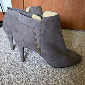 Never worn, Liz Claiborne stilettos, size 9.5